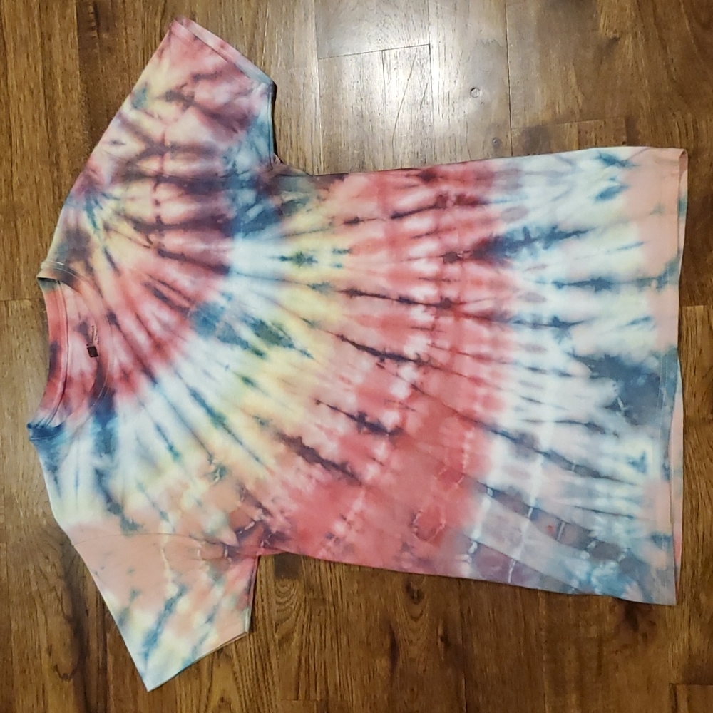 Unisex Hanes tie dye short sleeve tshirt size M